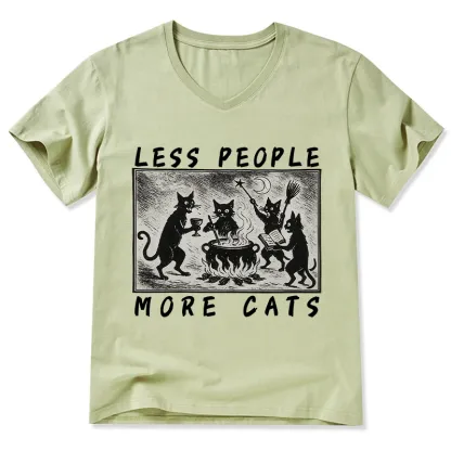 Tokyo-Tiger Cat Sacrifice Ceremony V-Neck Classic T-Shirt