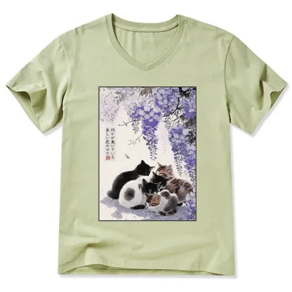 Tokyo-Tiger Cats plotting under the wisteria V-Neck Classic T-Shirt