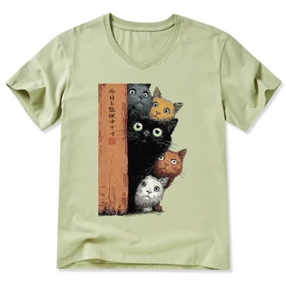 Tokyo-Tiger Five Cats Are Watching You V-Neck Classic T-Shirt