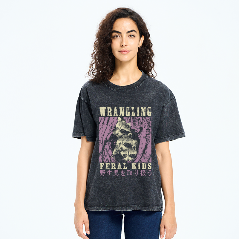Tokyo-Tiger Wrangling Feral Raccoon Kids Washed T-Shirt