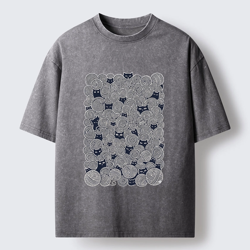 Tokyo-Tiger Tiny Black Cats Hide In Yarn Balls Washed T-Shirt