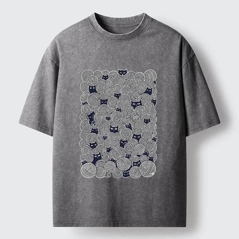 Tokyo-Tiger Tiny Black Cats Hide In Yarn Balls Washed T-Shirt