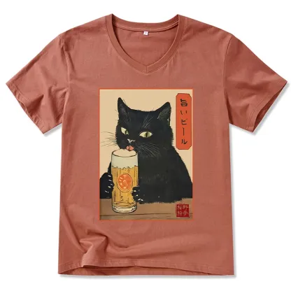 Tokyo-Tiger Cat Holding A Glass Of Beer V-Neck Classic T-Shirt