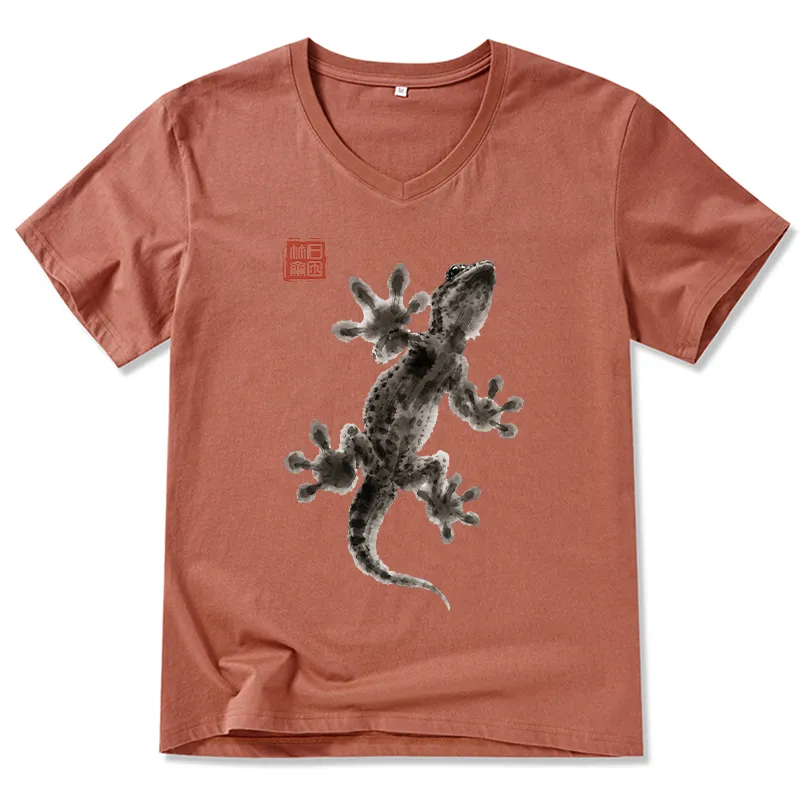 Tokyo-Tiger Minimal Asian Ink Brush Gecko Vibe V-Neck Classic T-Shirt