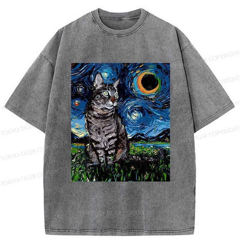Tokyo-Tiger Cat On The Grass Washed T-Shirt
