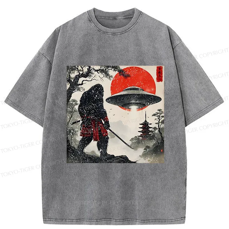 Tokyo-Tiger Bigfoot Vs Alien Washed T-Shirt