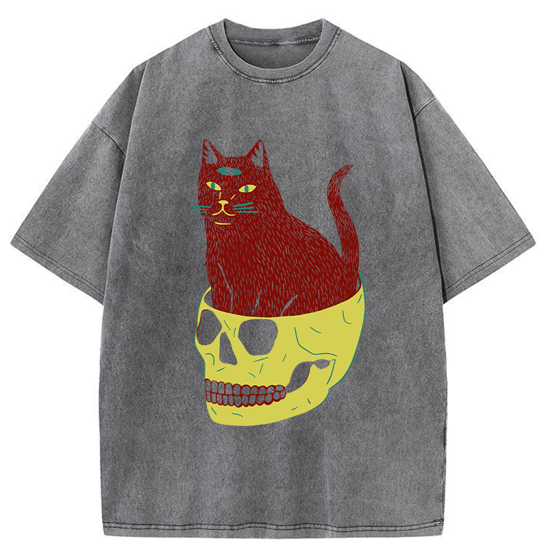 Tokyo-Tiger Cat Sitting In Skull Washed T-Shirt