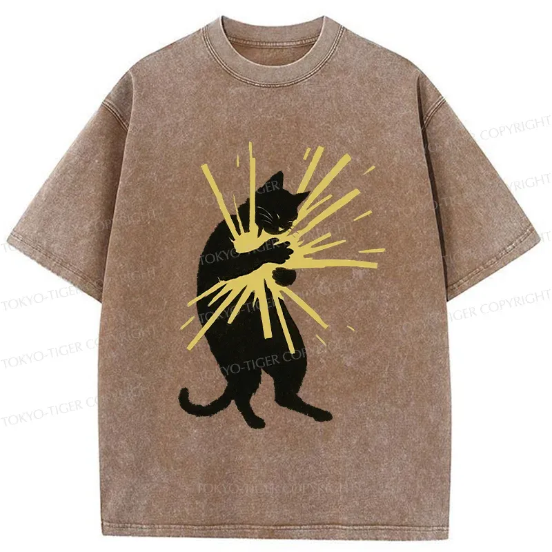 Tokyo-Tiger Cat Holding Light Washed T-Shirt