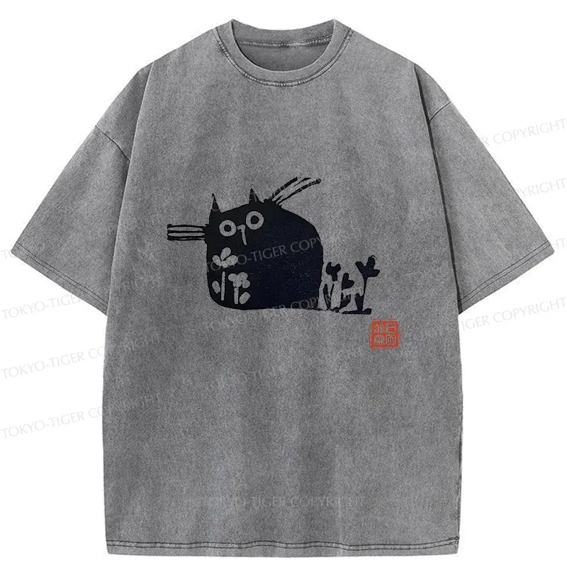 Tokyo-Tiger Cat On The Grass Washed T-Shirt