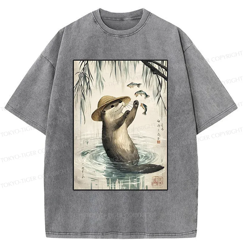 Tokyo-Tiger Otter Catching Fish Washed T-Shirt