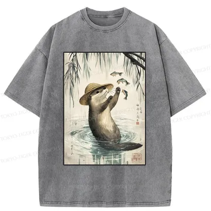 Tokyo-Tiger Otter Catching Fish Washed T-Shirt