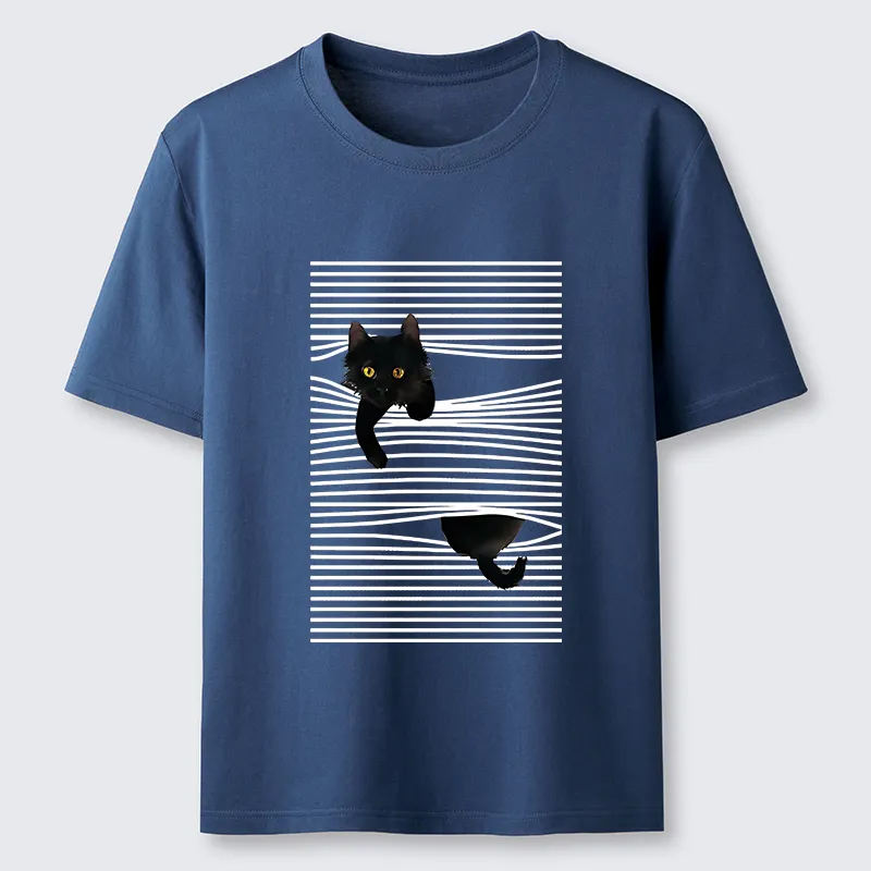 Tokyo-Tiger Cat Scratching Curtain Classic T-Shirt
