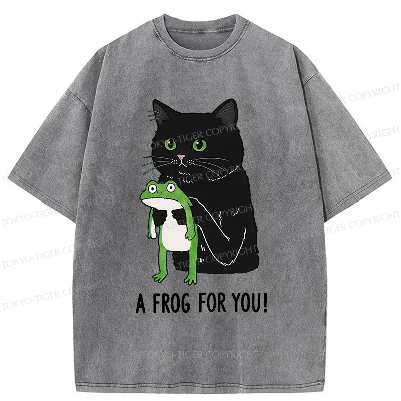 Tokyo-Tiger Cat Holding Frog Washed T-Shirt