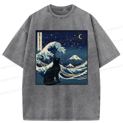 Tokyo-Tiger Cat Staring at the Starry Night Washed T-Shirt