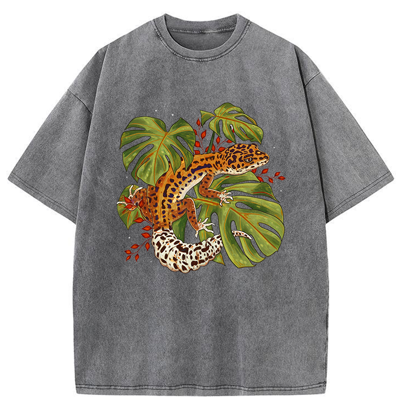 Tokyo-Tiger Geckos And Monstera Plants Washed T-Shirt