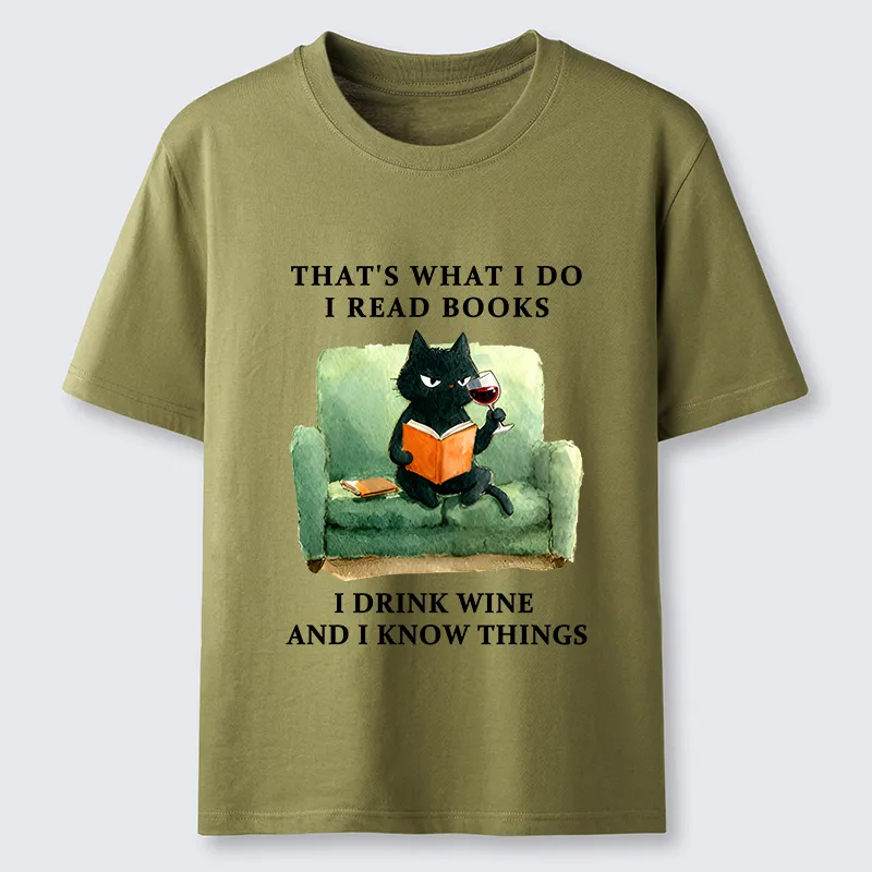 Tokyo-Tiger Cat That Reads And Drinks Classic T-Shirt