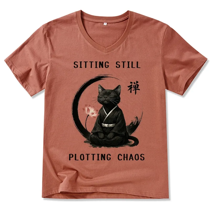 Tokyo-Tiger Sitting still  plotting chaos Calming Zen Cat Funny V-Neck Classic T-Shirt