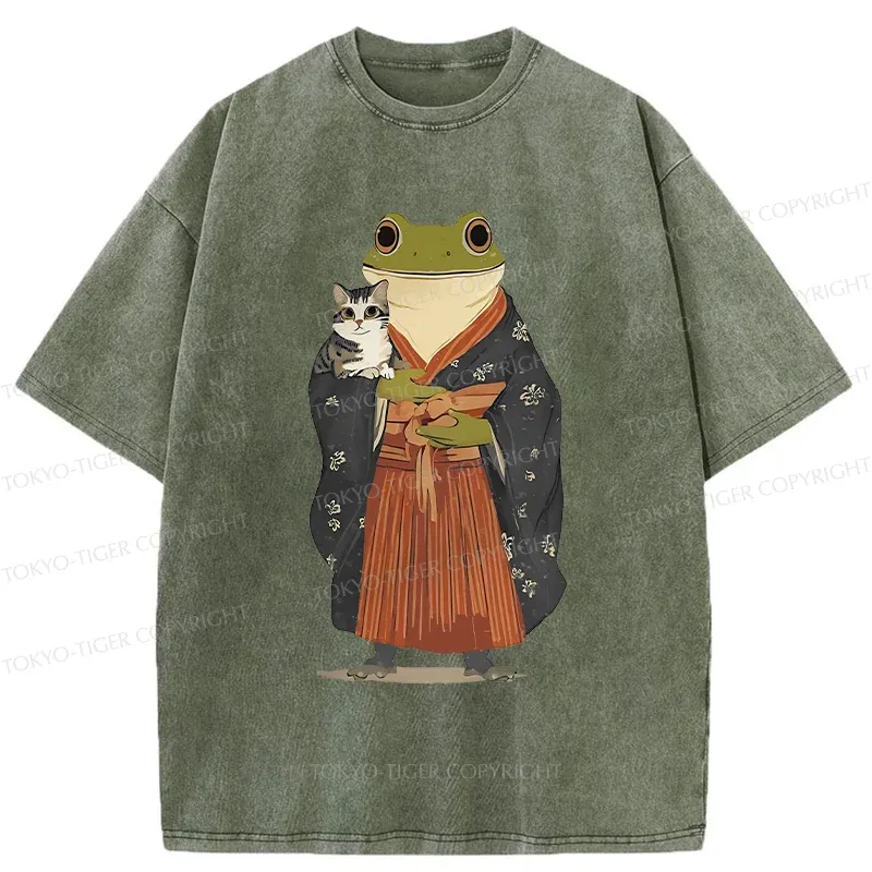 Tokyo-Tiger Frog Hugs Cat Washed T-Shirt