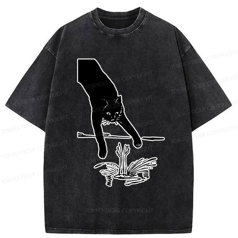 Tokyo-Tiger Funny Cat Catching Frog Washed T-Shirt