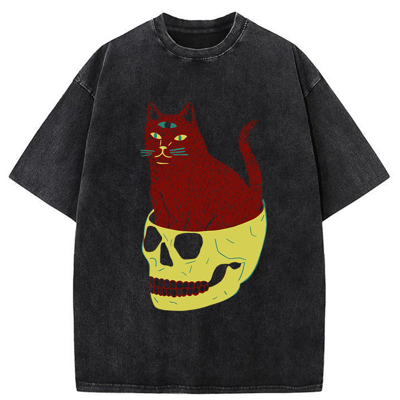 Tokyo-Tiger Cat Sitting In Skull Washed T-Shirt