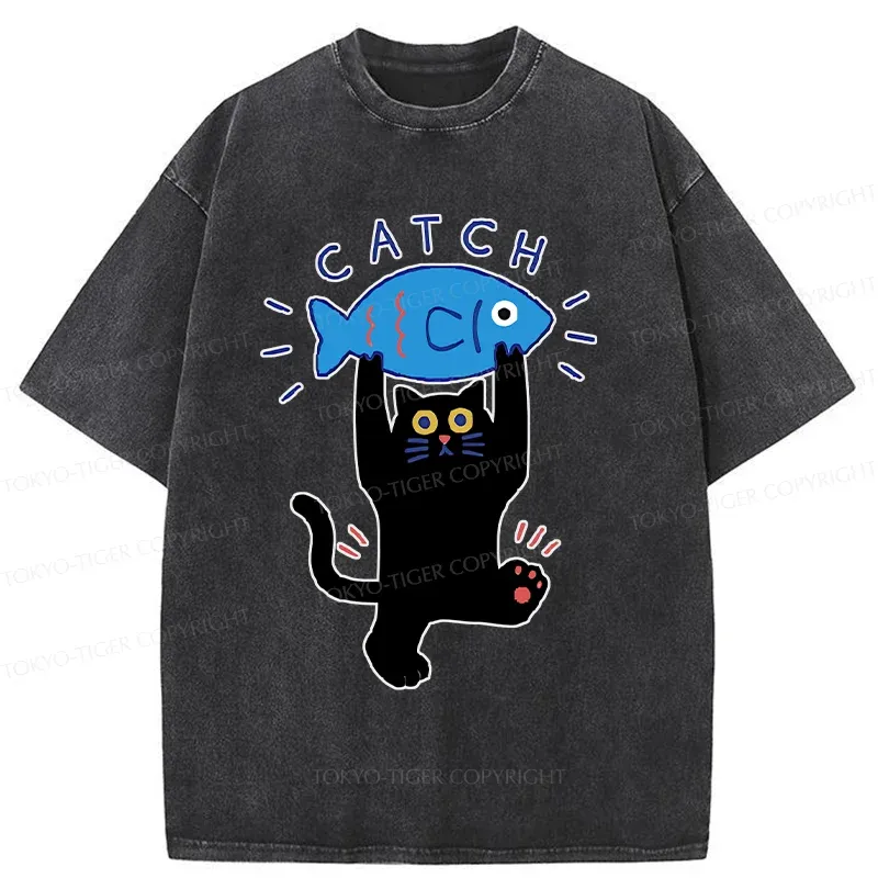 Tokyo-Tiger Cat Catching Fish Washed T-Shirt