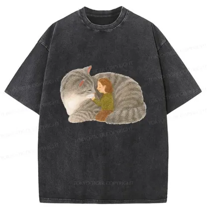 Tokyo-Tiger Girl Hugging Cat Washed T-Shirt