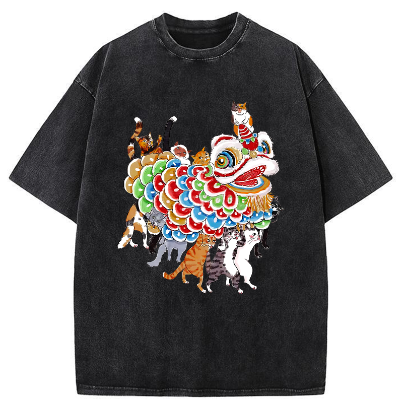 Tokyo-Tiger Cats Perform A Lion Dance To Celebrate The New Year Washed T-Shirt