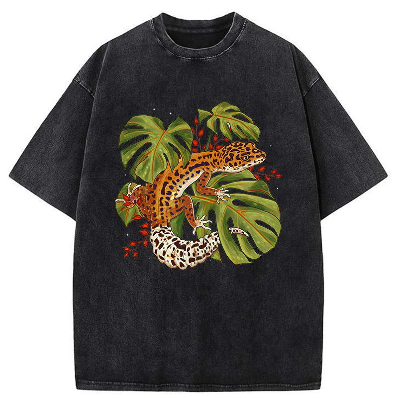 Tokyo-Tiger Geckos And Monstera Plants Washed T-Shirt