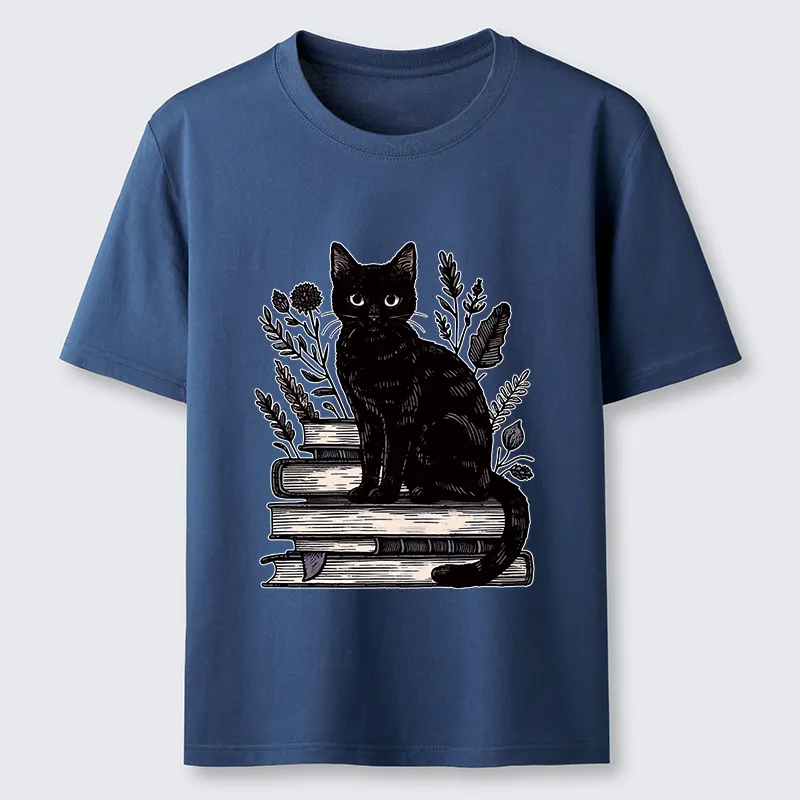 Tokyo-Tiger Books And Cats Classic T-Shirt