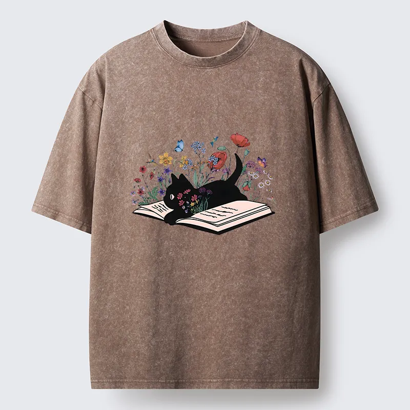 Tokyo-Tiger Black Cat Reading Washed T-Shirt