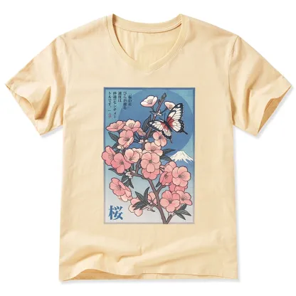 Tokyo-Tiger Ukiyoe Japanese Cherry blossoms Poster V-Neck Classic T-Shirt