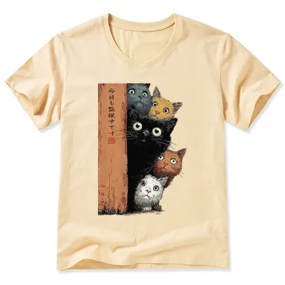 Tokyo-Tiger Five Cats Are Watching You V-Neck Classic T-Shirt