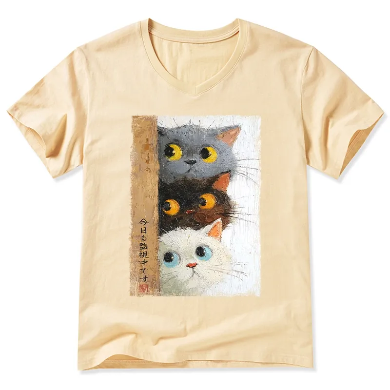 Tokyo-Tiger Three Cute Cats Watch You V-Neck Classic T-Shirt