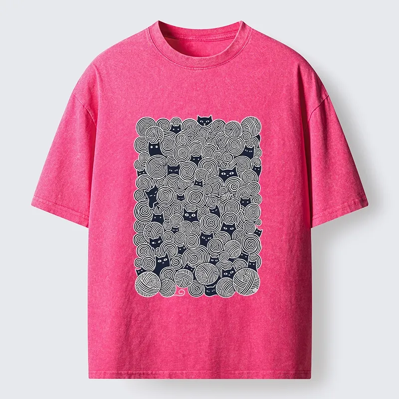 Tokyo-Tiger Tiny Black Cats Hide In Yarn Balls Washed T-Shirt