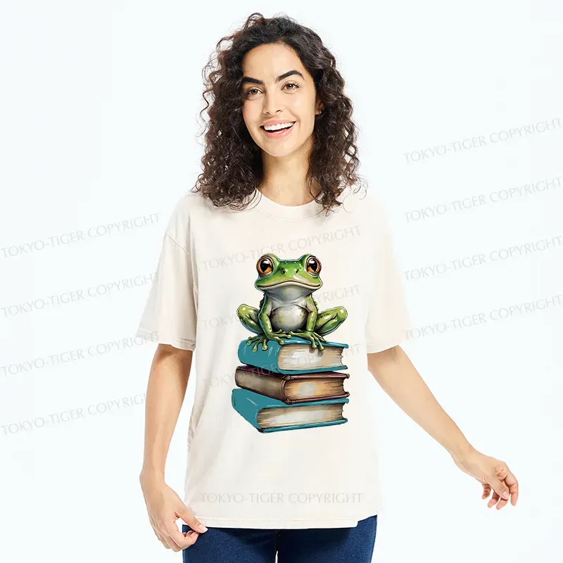 Tokyo-Tiger Frog On The Bookshelf Washed T-Shirt