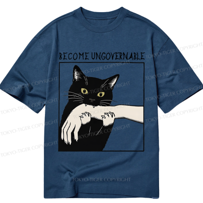 Tokyo-Tiger Black Cat Biting Classic T-Shirt