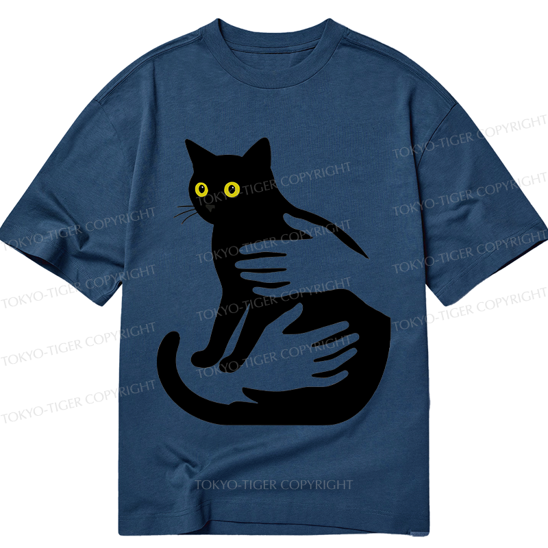 Tokyo-Tiger Hug A Black Cat Classic T-Shirt