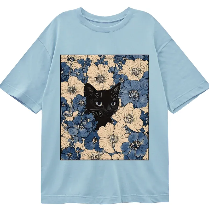 Tokyo-Tiger Cat In The Flowers Classic T-Shirt