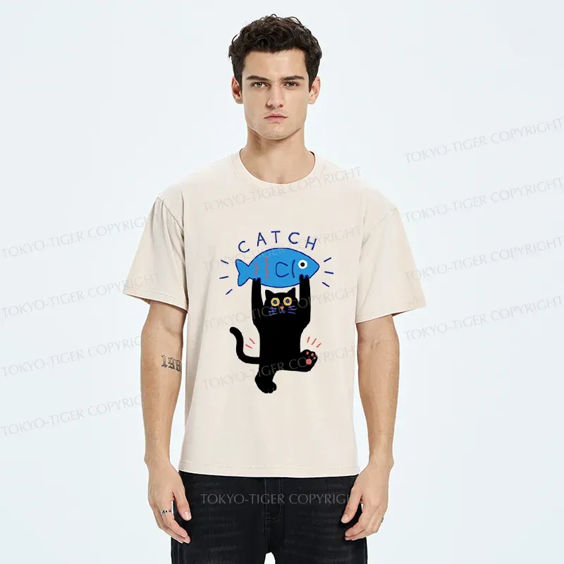 Tokyo-Tiger Cat Catching Fish Washed T-Shirt