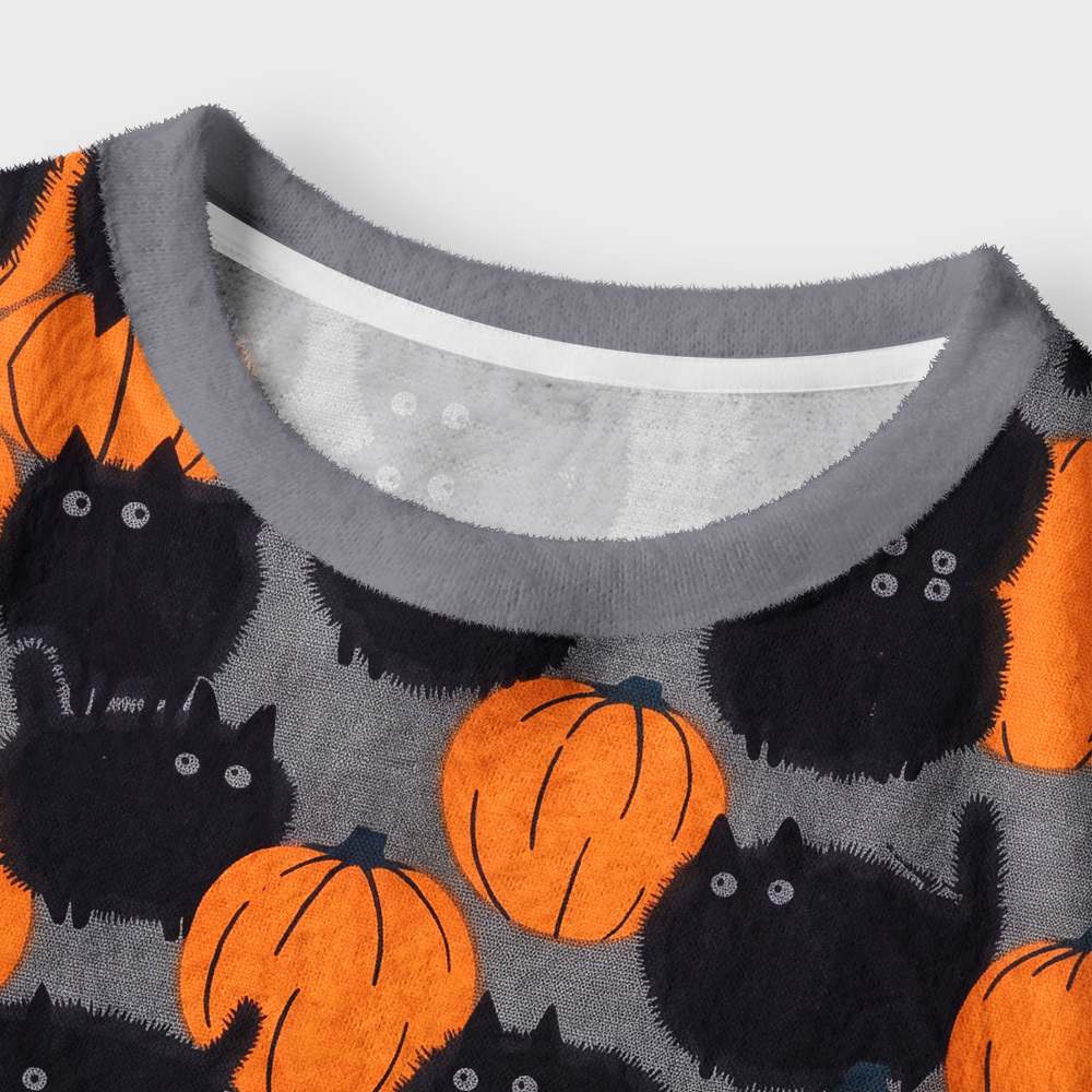 Tokyo-Tiger Halloween Black Cat Pumpkin Women's Fuzzy Cropped Sweatshirt