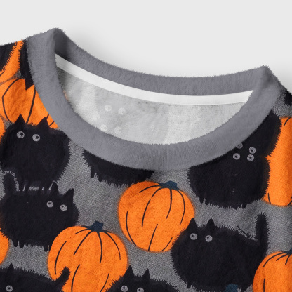 Tokyo-Tiger Halloween Black Cat Pumpkin Women's Fuzzy Cropped Sweatshirt