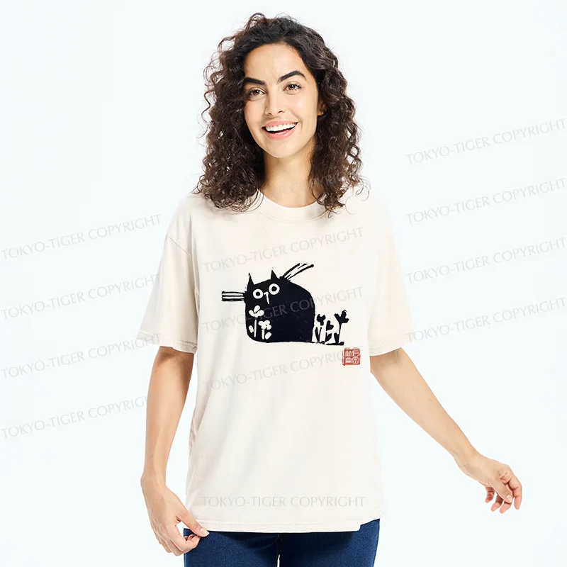 Tokyo-Tiger Cat On The Grass Washed T-Shirt