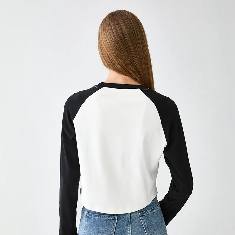 Tokyo-Tiger Zen Cat Relaxation，Everything's Out Of Control Women's Crop Raglan T-Shirt