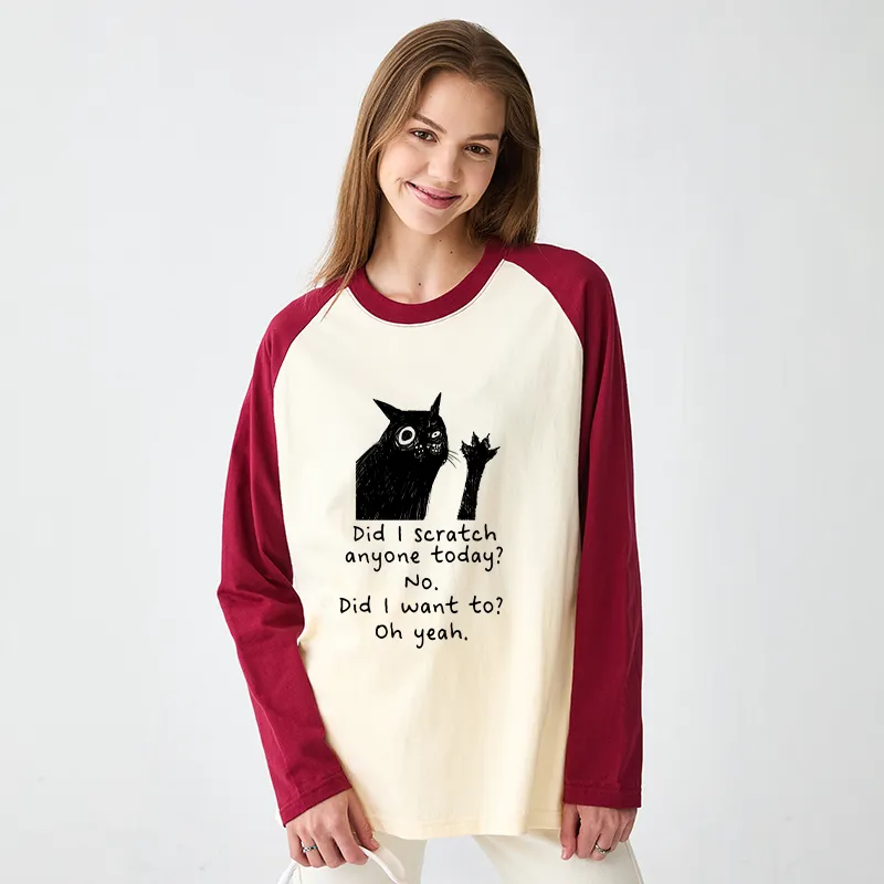 Tokyo-Tiger Black Cat Scratches People Raglan Long Sleeve T-shirt