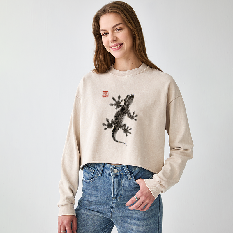 Tokyo-Tiger Minimal Asian Ink Brush Gecko Vibe Washed Crop Sweatshirt