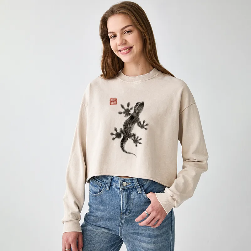 Tokyo-Tiger Minimal Asian Ink Brush Gecko Vibe Washed Crop Sweatshirt