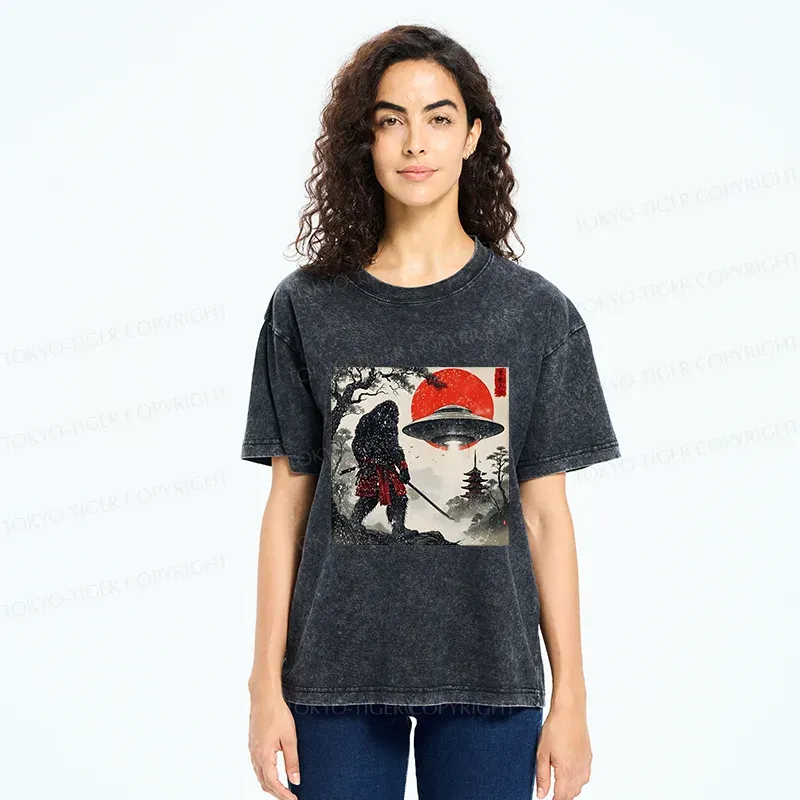 Tokyo-Tiger Bigfoot Vs Alien Washed T-Shirt