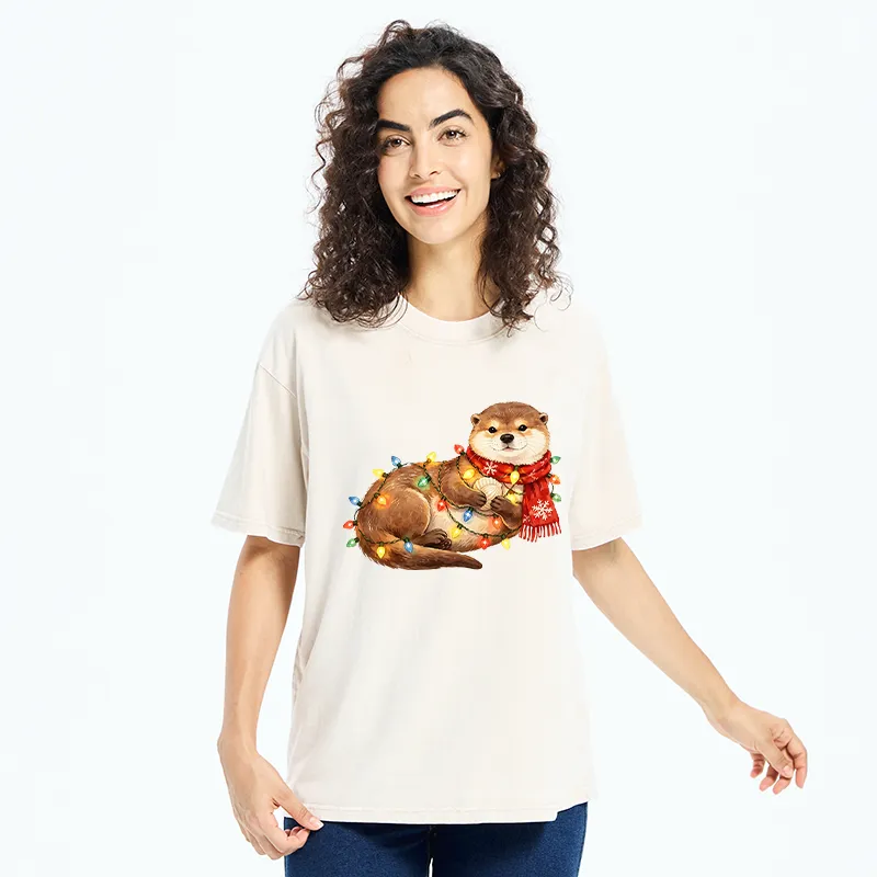 Tokyo-Tiger Cozy Otter With Christmas Lights Washed T-Shirt