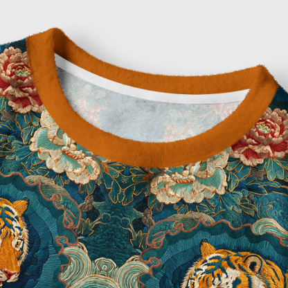 Tokyo-Tiger Imperial Tiger Tapestry Special Version Women's Fuzzy Cropped Sweatshirt