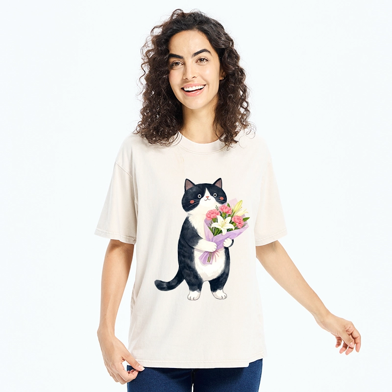 Tokyo-Tiger Sweet Cat Delivers Flowers Washed T-Shirt